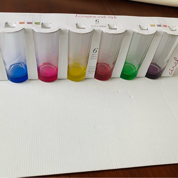 Set of 6 high water fruit juice glasses with 6 different colored bottoms NWT - Picture 6 of 9